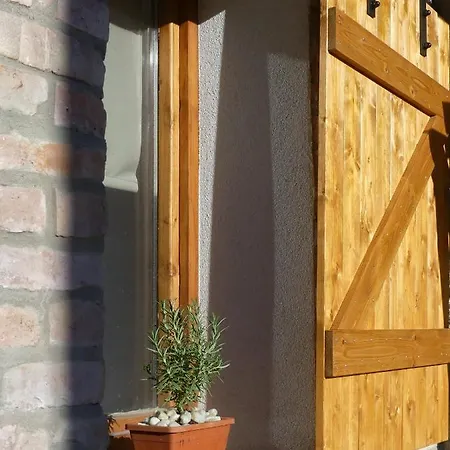 Csuecsoek Vendeghaz Lägenhet Eger